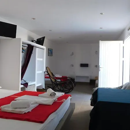 Sea Side Apartment *